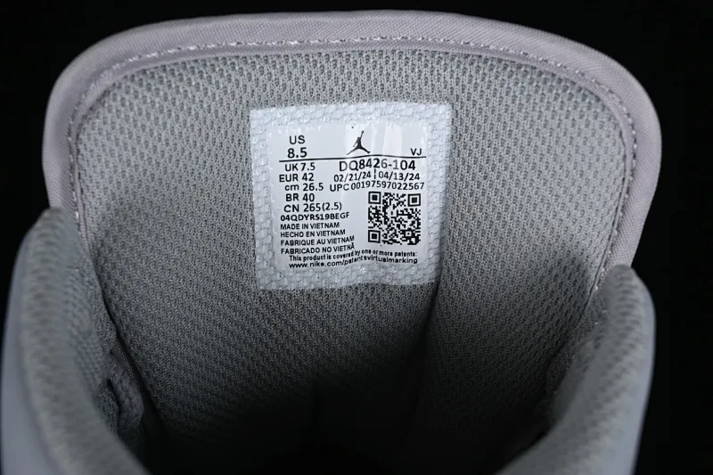 All categories Air Jordan Jordan series basketball shoes Air Jordan 1 Mid Air Jordan 1 Mid AJ1 Joe 1 gray blue Zhongbang basketball shoes DQ8426-104